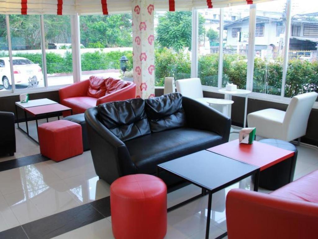 Hotel Le Lerts Living Κον Καέν Εξωτερικό φωτογραφία