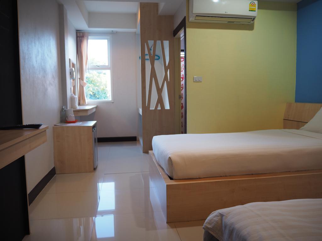 Hotel Le Lerts Living Κον Καέν Εξωτερικό φωτογραφία